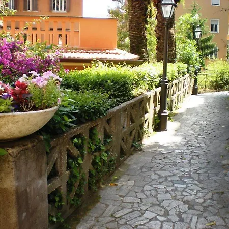 Casa Dei Vicoli, Classic Roman Apartment-3